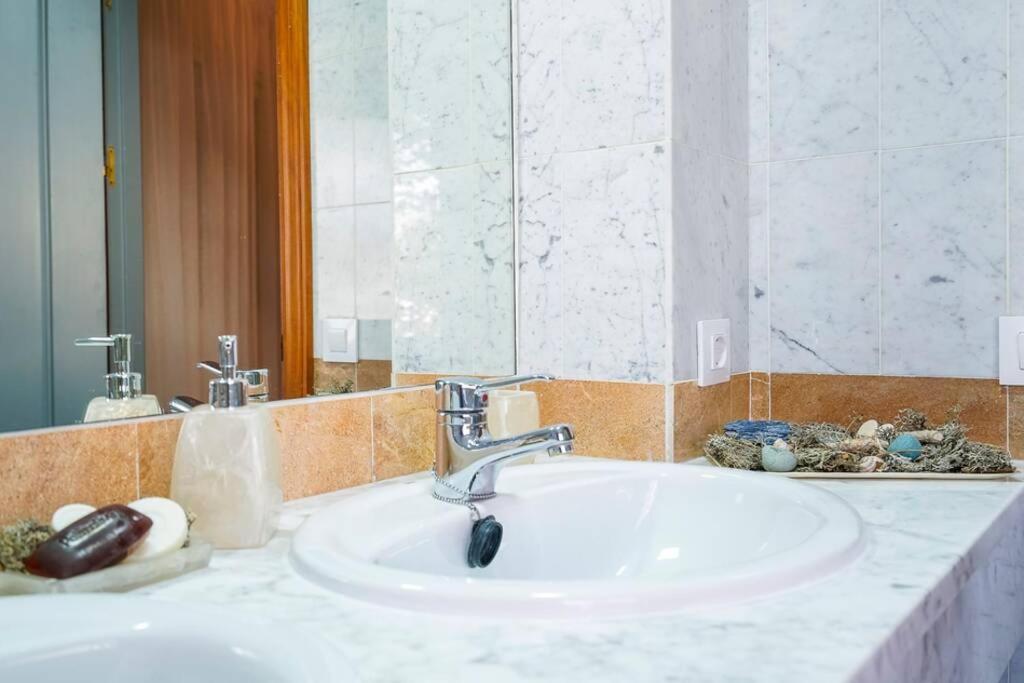 Lovely And Chic Apartment In The Heart Of Sevilla Bagian luar foto