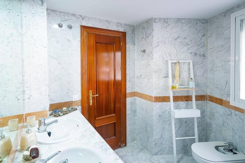 Lovely And Chic Apartment In The Heart Of Sevilla Bagian luar foto