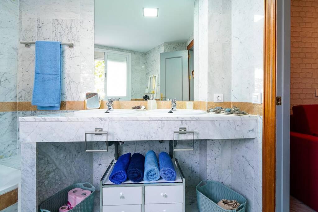 Lovely And Chic Apartment In The Heart Of Sevilla Bagian luar foto